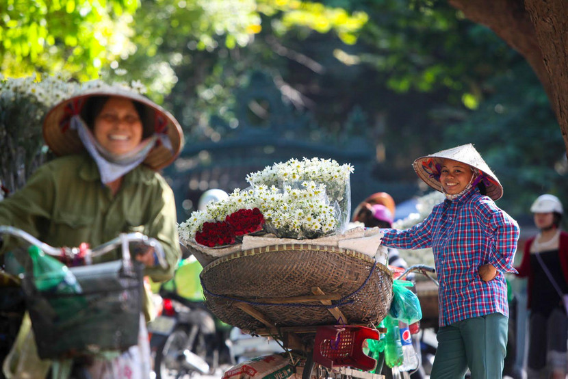 Hà Nội mang một nét đẹp bình dị, mộc mạc và được hình thành từ chính quá trình lao động của những người dân ngụ cư - Ảnh: LAM THANH