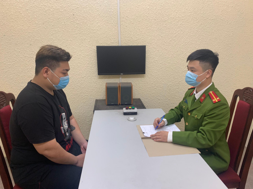 Cơ quan Công an lấy lời khai của đối tượng
