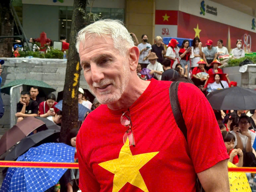 Ông Nigel chia sẻ niềm hạnh phúc khi được hòa cùng niềm vui với người dân Việt Nam trong dịp kỷ niệm đặc biệt này