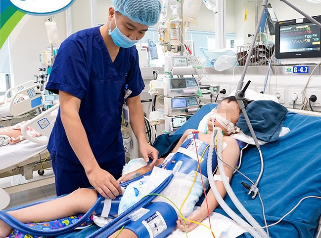 Bé C.T rơi vào tình trạng rất nguy kịch khi được chuyển đến Bệnh viện Nhi Trung ương Bé C.T rơi vào tình trạng rất nguy kịch khi được chuyển đến Bệnh viện Nhi Trung ương