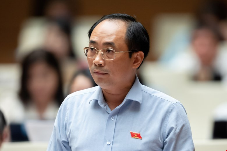 ĐBQH Lê Nhật Thành phát biểu tại Quốc hội ĐBQH Lê Nhật Thành phát biểu tại Quốc hội