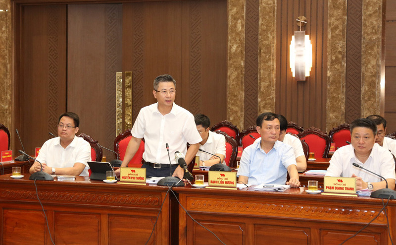 Giám đốc Sở GTVT Hà Nội Nguyễn Phi Thường phát biểu thảo luận tại tổ