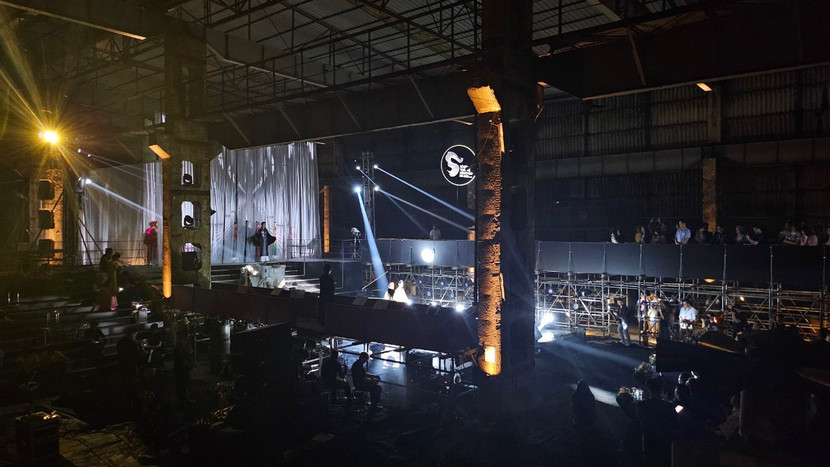 Không gian nhà máy Xe lửa Gia Lâm được khoác lên mình tấm áo mới nhờ sự sáng tạo của cộng đồng thiết kế.