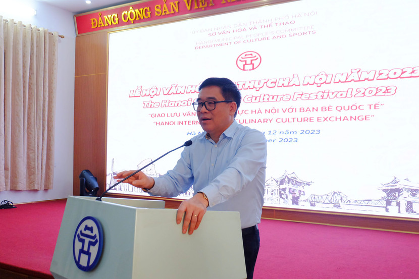 Ông Đỗ Đình Hồng, Giám đốc Sở VHTT Hà Nội phát biểu tại họp báo. Ông Đỗ Đình Hồng, Giám đốc Sở VHTT Hà Nội phát biểu tại họp báo.