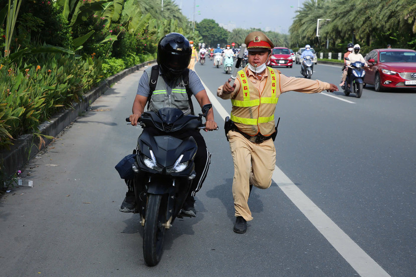 Người điều khiển cố tình bỏ chạy dù đã có yêu cầu dừng xe của lực lượng Cảnh sát giao thông