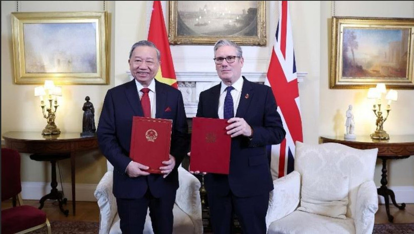 Tổng Bí thư Tô Lâm và Thủ tướng Anh Keir Starmer trao tuyên bố chung về nâng cấp quan hệ Việt Nam - Anh lên Đối tác Chiến lược Toàn diện