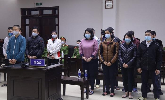 Các bị cáo có kháng cáo trong vụ buôn lậu xảy ra tại Công ty Nhật Cường tại phiên tòa phúc thẩm.