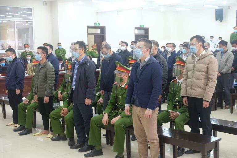 Các bị cáo trong vụ án bị đưa ra xét xử tại phiên tòa. Các bị cáo trong vụ án bị đưa ra xét xử tại phiên tòa.