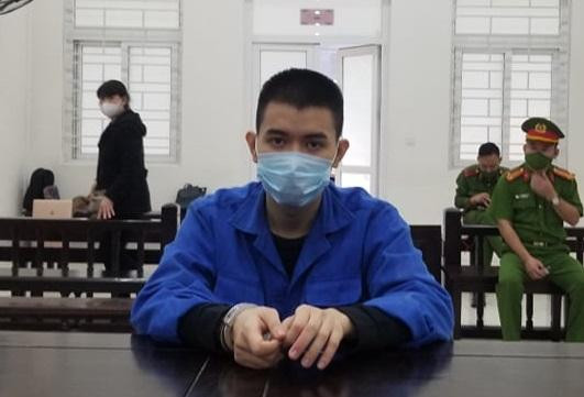 Nguyễn Mạnh Căn bị đưa ra xét xử tại phiên tòa. Nguyễn Mạnh Căn bị đưa ra xét xử tại phiên tòa.