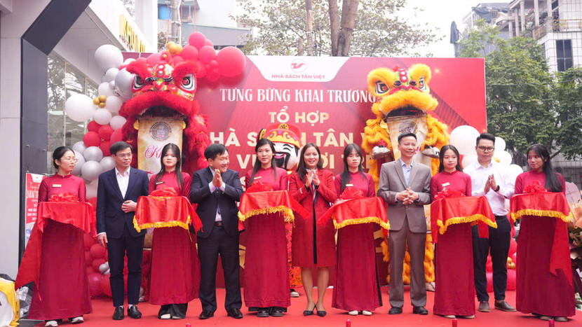 Nhà sách Tân Việt tại Thái Bình tọa lạc tại 106 Minh Khai, Bồ Xuyên, Thái Bình.