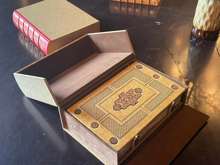 Ấn bản sách đặc biệt "Số đỏ". Ấn bản sách đặc biệt "Số đỏ".