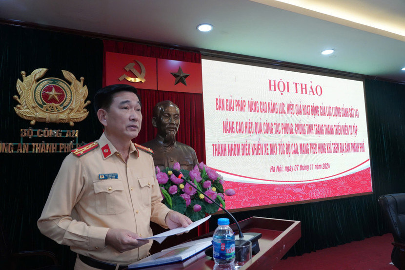 Đại tá Trần Đình Nghĩa - Trưởng Phòng Cảnh sát giao thông, CATP Hà Nội báo cáo kết quả hoạt động của lực lượng 141 sau 13 năm thành lập Đại tá Trần Đình Nghĩa - Trưởng Phòng Cảnh sát giao thông, CATP Hà Nội báo cáo kết quả hoạt động của lực lượng 141 sau 13 năm thành lập