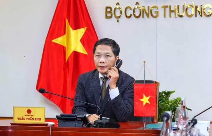 Bộ trưởng Bộ Công Thương Trần Tuấn Anh điện đàm với với Trưởng đại diện Thương mại Mỹ (USTR) Robert Lighthizer đêm 7/1