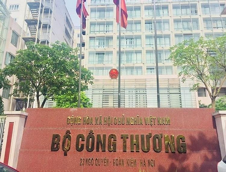 Bộ Công Thương đình chỉ công tác đối với ông Nguyễn Quang Huy, cán bộ thuộc Vụ Thị trường trong nước