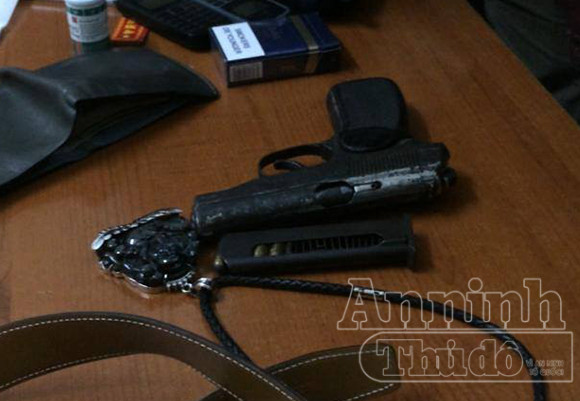 Trốn viện tâm thần, mang theo súng K59 đề phòng bị... "chơi" ảnh 3