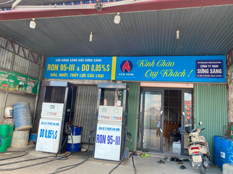 Cửa hàng xăng dầu thuộc Công ty TNHH Sừng Sáng không có Giấy chứng nhận đủ điều kiện Cửa hàng xăng dầu thuộc Công ty TNHH Sừng Sáng không có Giấy chứng nhận đủ điều kiện