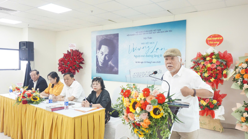 NSND Lê Chức phát biểu