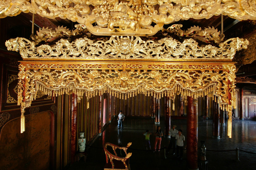 Ngai vàng triều Nguyễn bị phá hỏng, sẽ được lập phương án tu sửa phù hợp ảnh 3