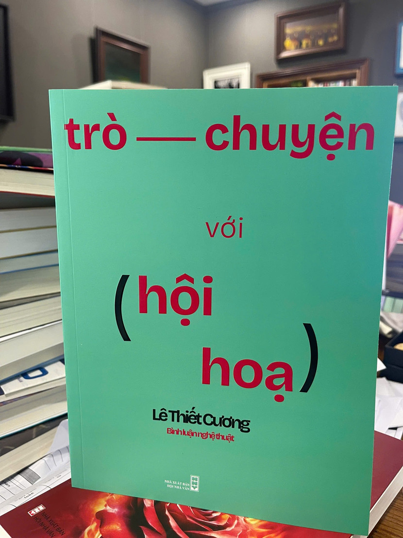 Cuốn sách "Trò chuyện với hội họa" do nhà xuất bản Hội Nhà văn phát hành. Cuốn sách "Trò chuyện với hội họa" do nhà xuất bản Hội Nhà văn phát hành.