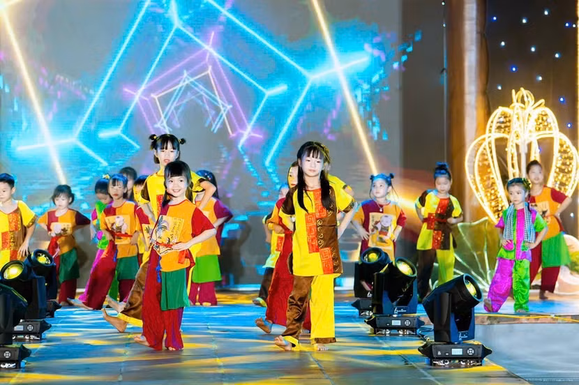 Các tiết mục nghệ thuật vui nhộn, giàu ý nghĩa sẽ góp phần tạo nên Ngày hội thế giới tuổi thơ hấp dẫn các em nhỏ.