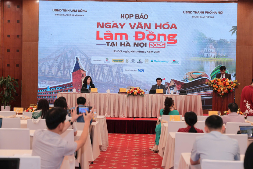 Quang cảnh buổi họp báo thông tin về Ngày Văn hóa Lâm Đồng tại Hà Nội