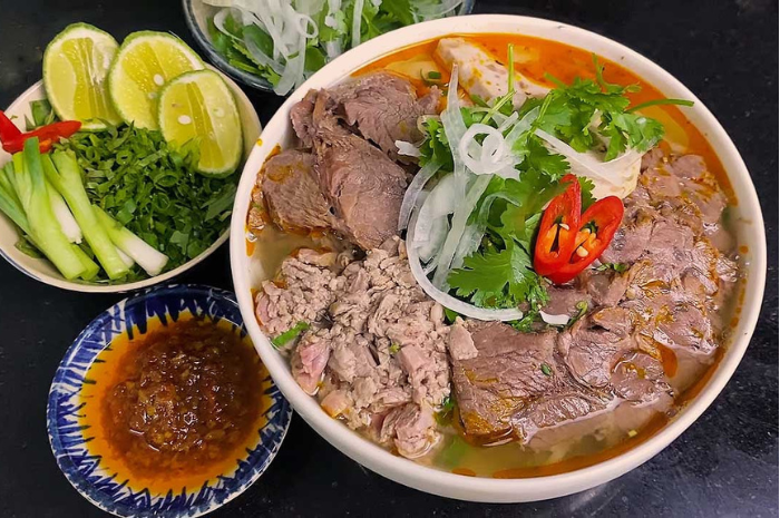 Món bún bò Huế Món bún bò Huế