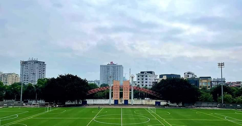 Sân vận động Tây Hồ là nơi diễn ra nhiều mùa giải nhất trong lịch sử Giải bóng đá học sinh THPT Hà Nội - An ninh Thủ đô