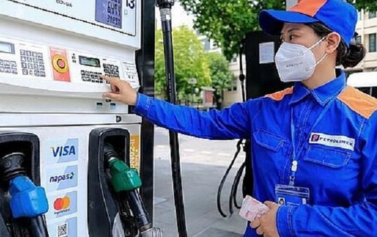 Ngày mai sẽ điều chỉnh giá xăng dầu trong nước