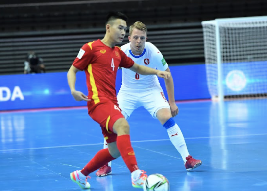 Futsal Việt Nam xuất sắc giành điểm từ Cộng hoà Séc, qua đó giành vé vào vòng 1/8 World Cup Futsal Việt Nam xuất sắc giành điểm từ Cộng hoà Séc, qua đó giành vé vào vòng 1/8 World Cup