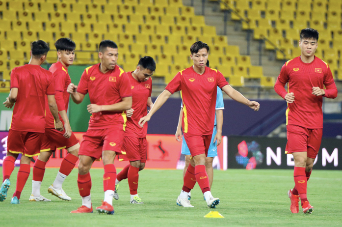 Đội tuyển Việt Nam làm quen sân thi đấu chính thức King Saud University Đội tuyển Việt Nam làm quen sân thi đấu chính thức King Saud University