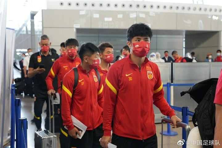 Đội tuyển Trung Quốc lang thang qua các nước Tây Á thi đấu trong bối cảnh chưa được cấp phép đá các trận sân nhà tại quê nhà Đội tuyển Trung Quốc lang thang qua các nước Tây Á thi đấu trong bối cảnh chưa được cấp phép đá các trận sân nhà tại quê nhà