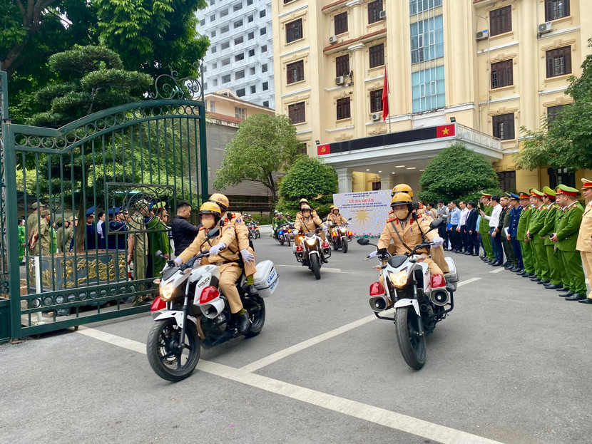 Các lực lượng đồng loạt ra quân chỉnh trang đô thị, phục vụ Tết Dương Lịch, Noel, Tết Nguyên đán Giáp Thìn và lễ hội hoa Xuân 2024 Các lực lượng đồng loạt ra quân chỉnh trang đô thị, phục vụ Tết Dương Lịch, Noel, Tết Nguyên đán Giáp Thìn và lễ hội hoa Xuân 2024