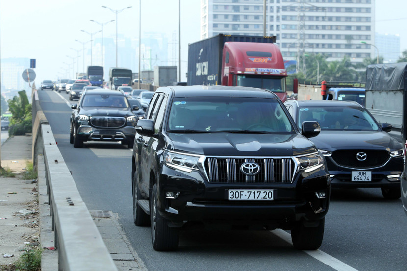 Không ít trường hợp xe ô tô cố tình đi vào làn khẩn cấp
