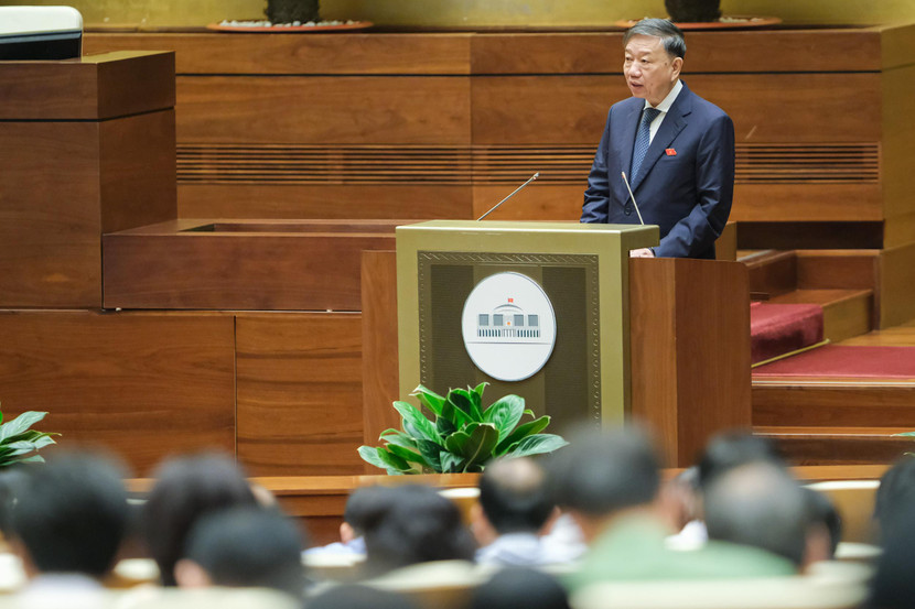 Bộ trưởng Bộ Công an Tô Lâm trình bày Tờ trình tại Quốc hội