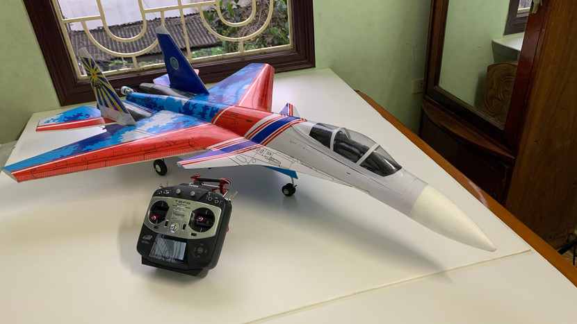 Võ Hoàng Hiếu với đam mê sản xuất máy bay mô hình Võ Hoàng Hiếu với đam mê sản xuất máy bay mô hình