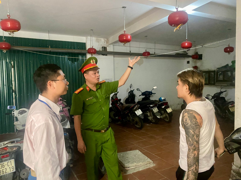 Chủ cơ sở cho thuê trọ trên địa bàn phường Mai Dịch đã trang bị các thiết bị PCCC cơ bản... Chủ cơ sở cho thuê trọ trên địa bàn phường Mai Dịch đã trang bị các thiết bị PCCC cơ bản...