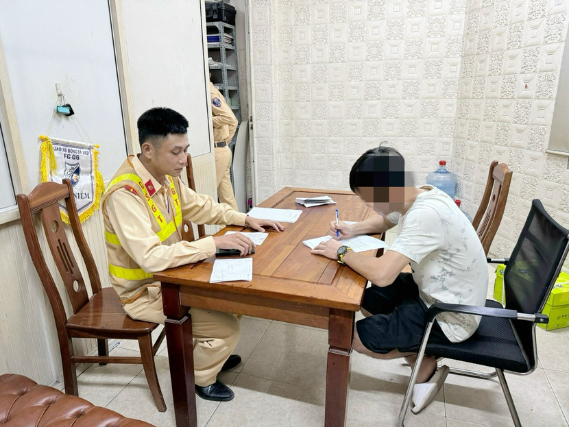 Lái xe làm việc với cơ quan Công an