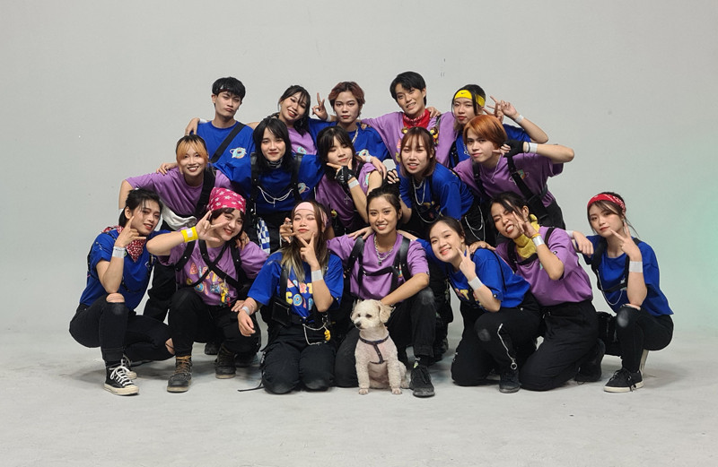 Nhóm nhảy Kpop của Hàn Quốc -The Code