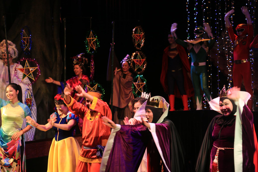 Sự thành công của các vở diễn từng ra mắt đã tạo niềm tin và hứng khởi vào sự thành công của vở diễn mới "Con yêu mẹ" Sự thành công của các vở diễn từng ra mắt đã tạo niềm tin và hứng khởi vào sự thành công của vở diễn mới "Con yêu mẹ"