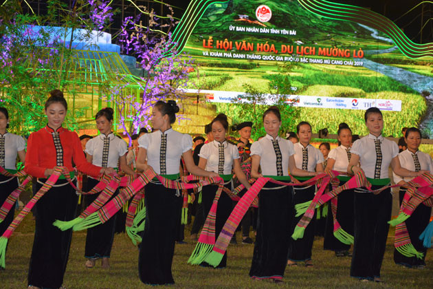 Lễ hội Mường Lò đã trở thành thương hiệu của du lịch Yên Bái Lễ hội Mường Lò đã trở thành thương hiệu của du lịch Yên Bái