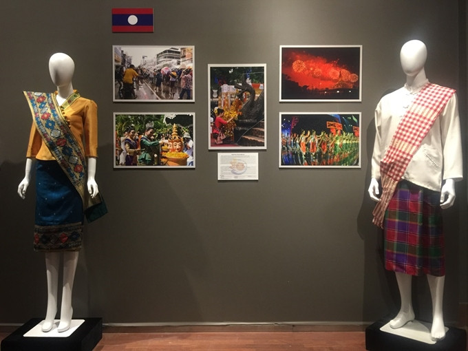 Trang phục truyền thống Lào Trang phục truyền thống Lào