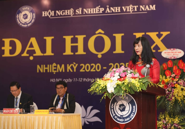 Bà Trần Thị Thu Đông, Chủ tịch Hội Nghệ sĩ Nhiếp ảnh Việt Nam