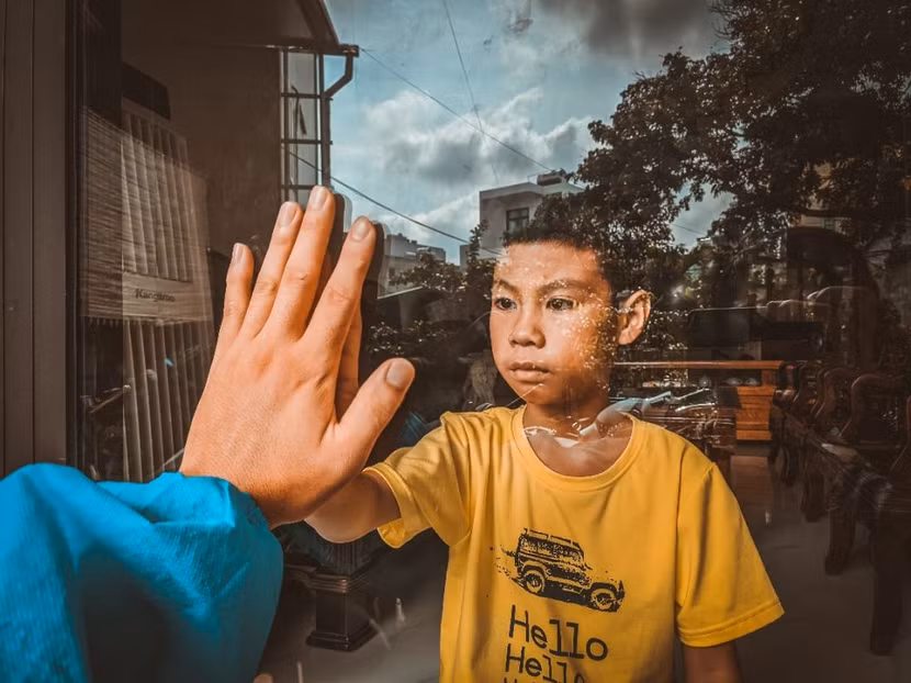 Tác giả Nguyễn Thành Đạt với tác phẩm “Ranh giới mong manh” đã đoạt giải Vàng với hạng mục Ảnh chụp bằng điện thoại Tác giả Nguyễn Thành Đạt với tác phẩm “Ranh giới mong manh” đã đoạt giải Vàng với hạng mục Ảnh chụp bằng điện thoại