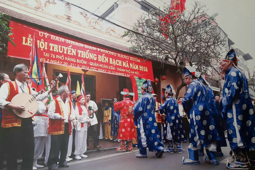 Lễ hội đền Bạch Mã