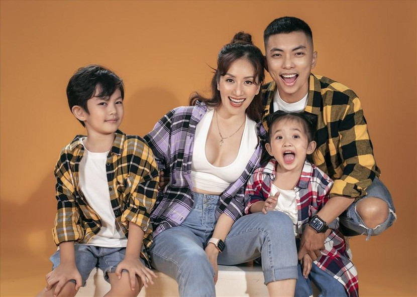 Tổ ấm hạnh phúc của gia đình Phan Hiển - Khánh Thi Tổ ấm hạnh phúc của gia đình Phan Hiển - Khánh Thi