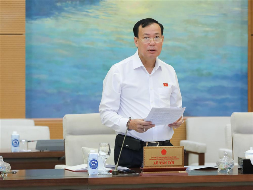 Chủ nhiệm Ủy ban Quốc phòng và An ninh của Quốc hội Lê Tấn Tới phát biểu Chủ nhiệm Ủy ban Quốc phòng và An ninh của Quốc hội Lê Tấn Tới phát biểu