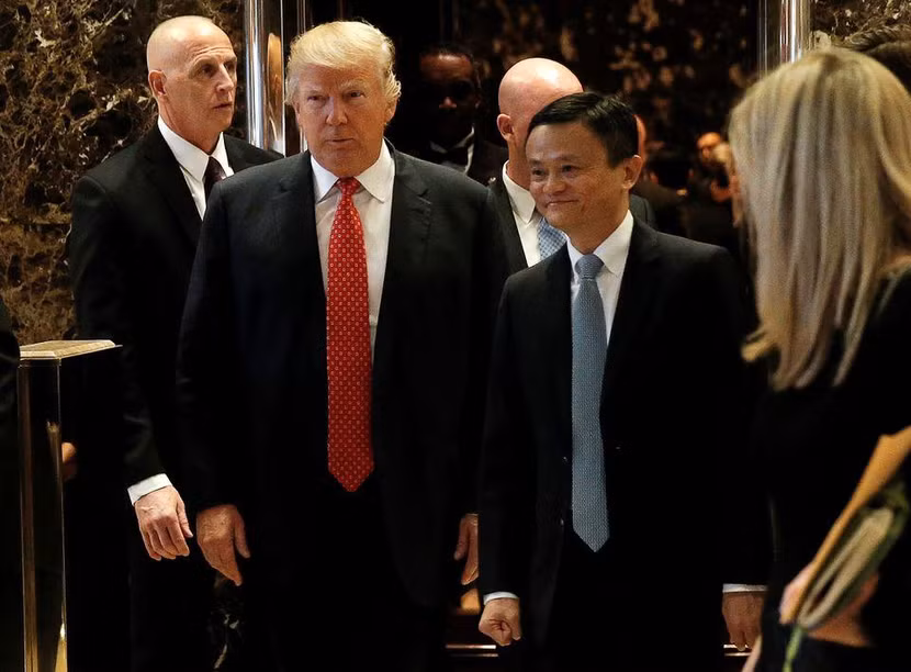 Tỷ phú Jack Ma gặp tỷ phú Mỹ Donald Trump hôm 9-1-2017 tại New York và trong chuyến thăm Hà Lan cuối tháng 10-2021