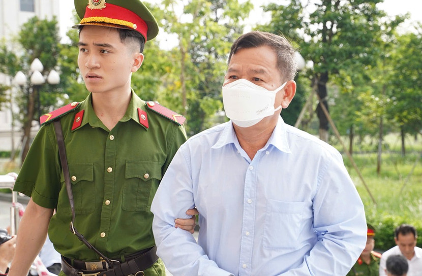 Bị cáo Đặng Văn Minh - cựu Giám đốc Sở GTVT, cựu Chủ tịch UBND tỉnh Quảng Ngãi (cũ) Bị cáo Đặng Văn Minh - cựu Giám đốc Sở GTVT, cựu Chủ tịch UBND tỉnh Quảng Ngãi (cũ)