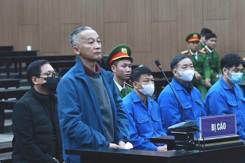 Cựu Chủ tịch UBND tỉnh Lâm Đồng Trần Văn Hiệp và các bị cáo liên quan. Cựu Chủ tịch UBND tỉnh Lâm Đồng Trần Văn Hiệp và các bị cáo liên quan.