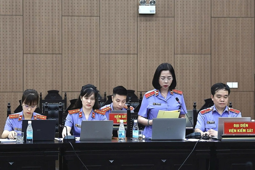 Các Kiểm sát viên thực hành quyền công tố tại phiên tòa